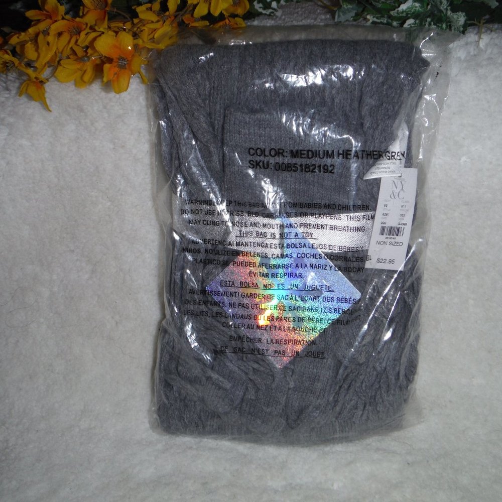 NY&C   SCAEF AND GLOVES